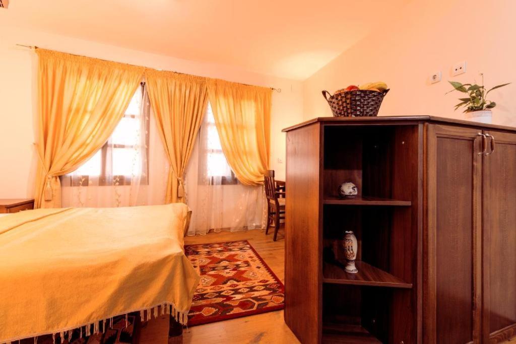 Downtown Rooms Ni Екстериор снимка
