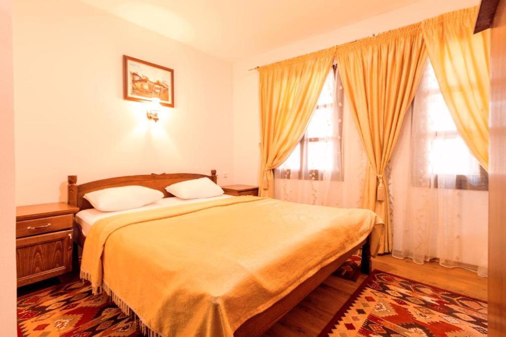 Downtown Rooms Ni Екстериор снимка