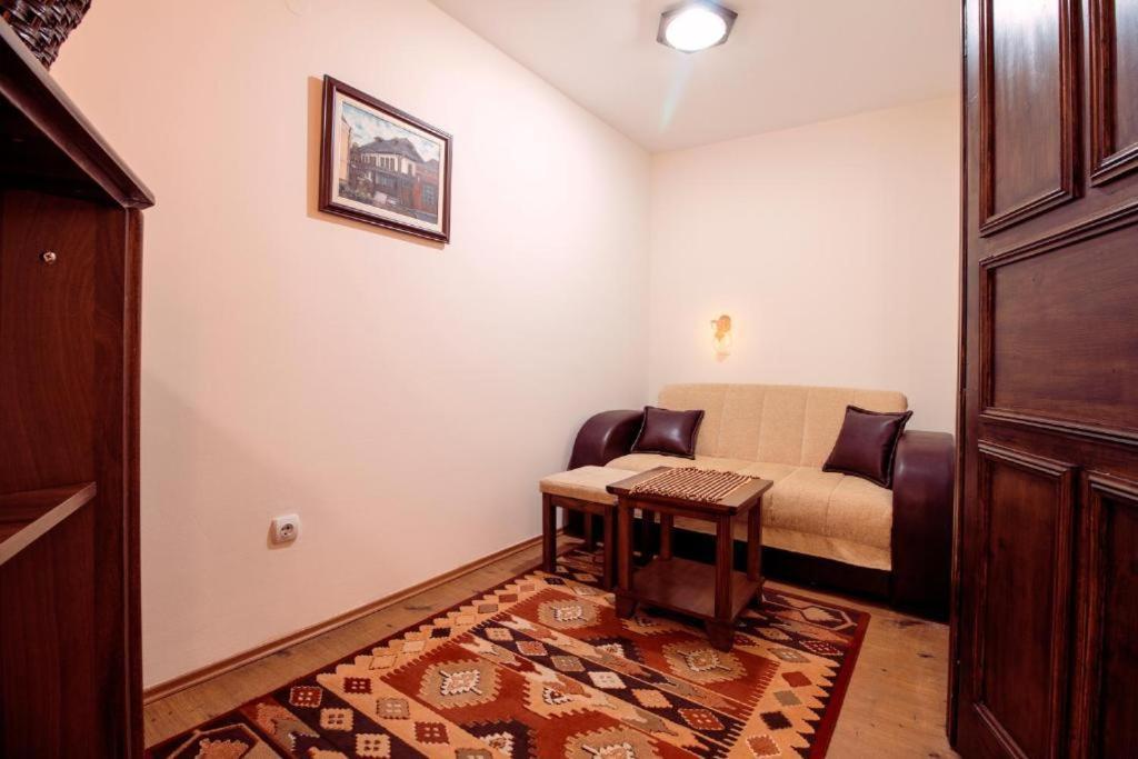 Downtown Rooms Ni Екстериор снимка