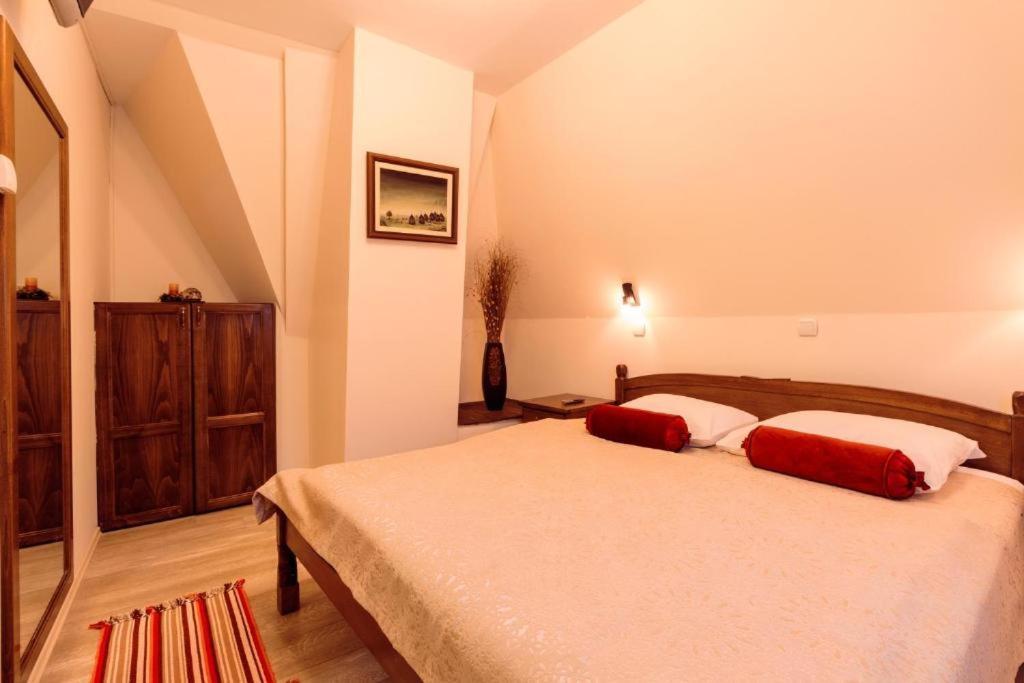 Downtown Rooms Ni Екстериор снимка