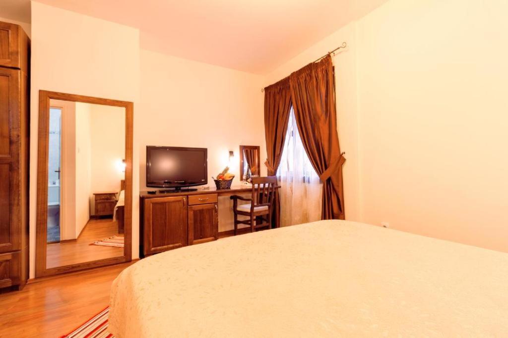 Downtown Rooms Ni Екстериор снимка