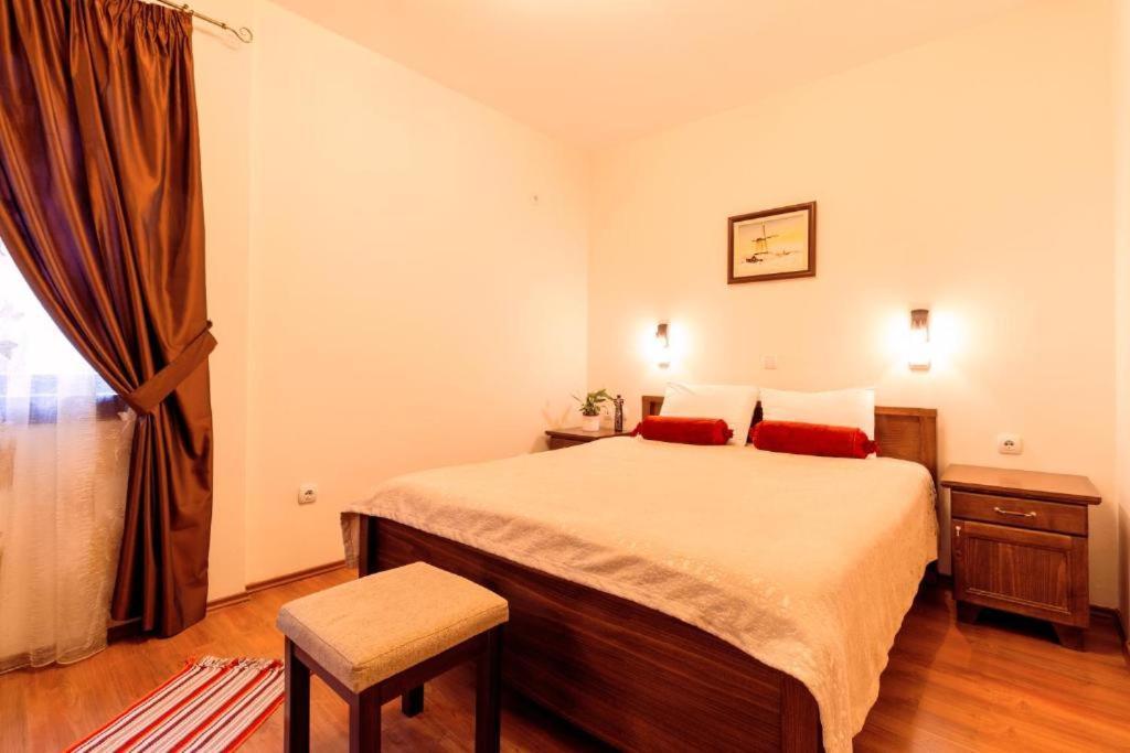 Downtown Rooms Ni Екстериор снимка