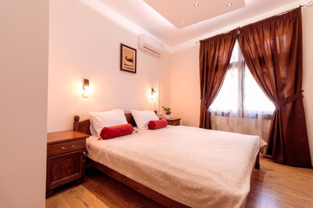 Downtown Rooms Ni Екстериор снимка
