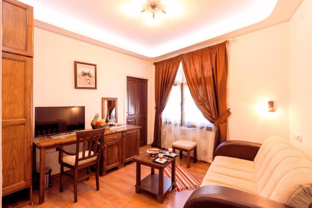 Downtown Rooms Ni Екстериор снимка