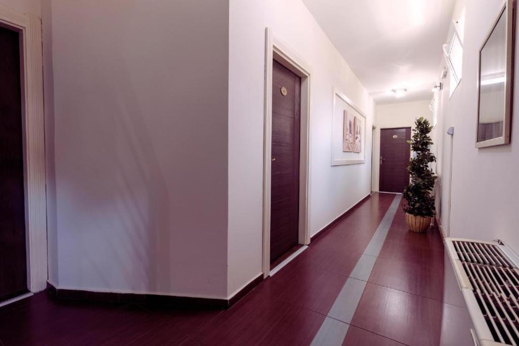 Downtown Rooms Ni Екстериор снимка