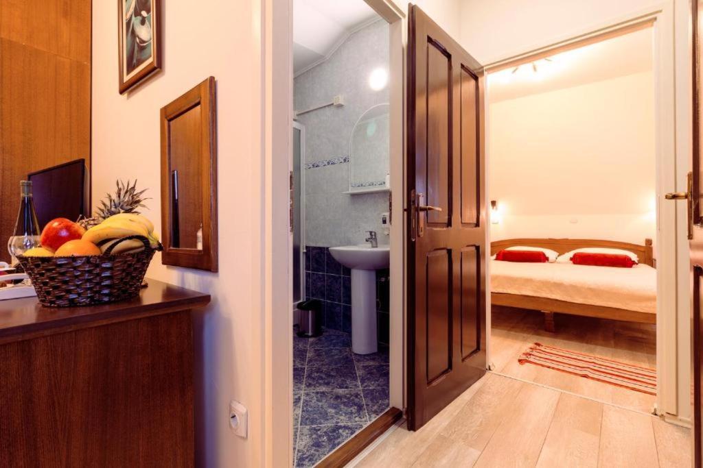 Downtown Rooms Ni Екстериор снимка
