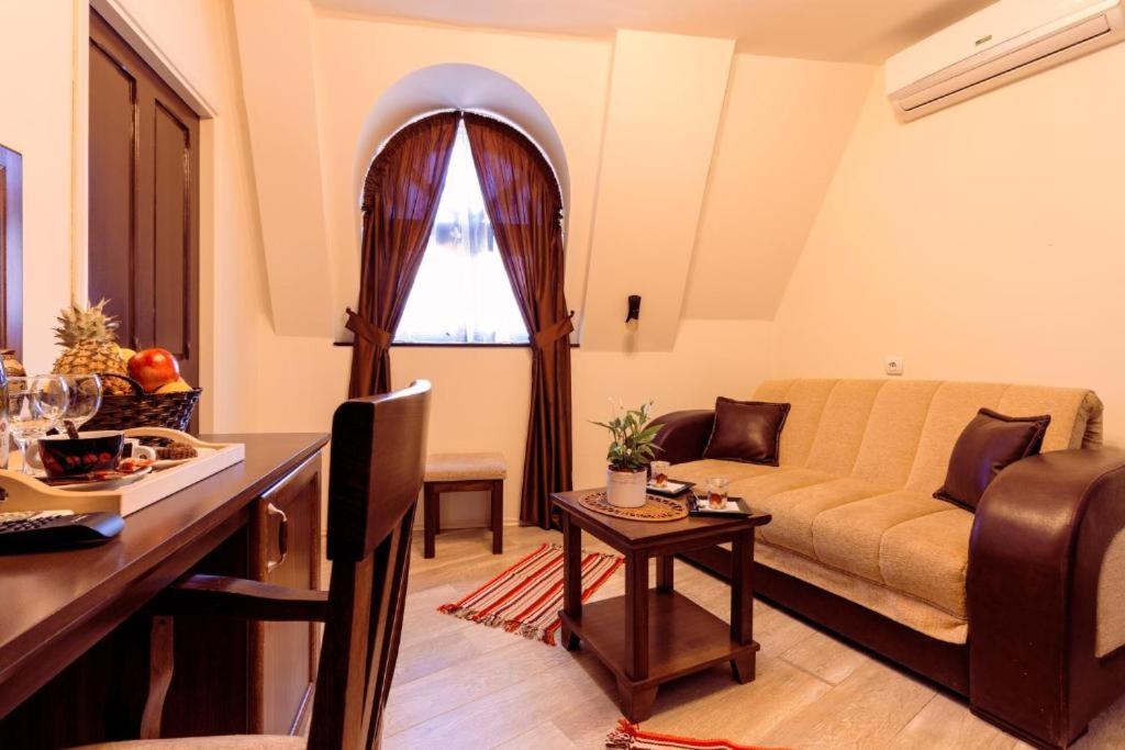 Downtown Rooms Ni Екстериор снимка