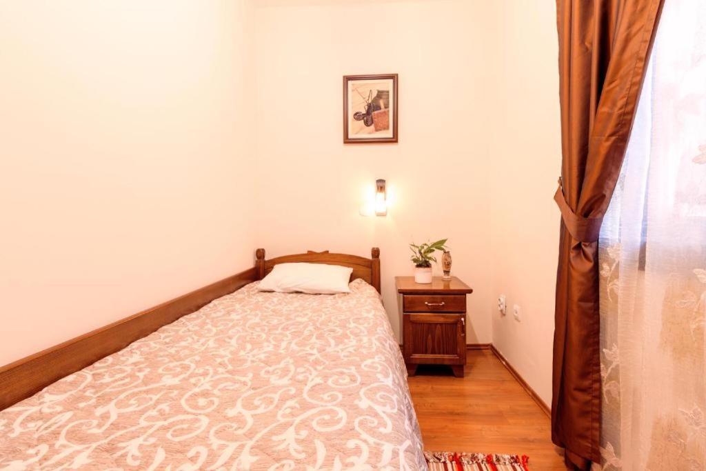 Downtown Rooms Ni Екстериор снимка